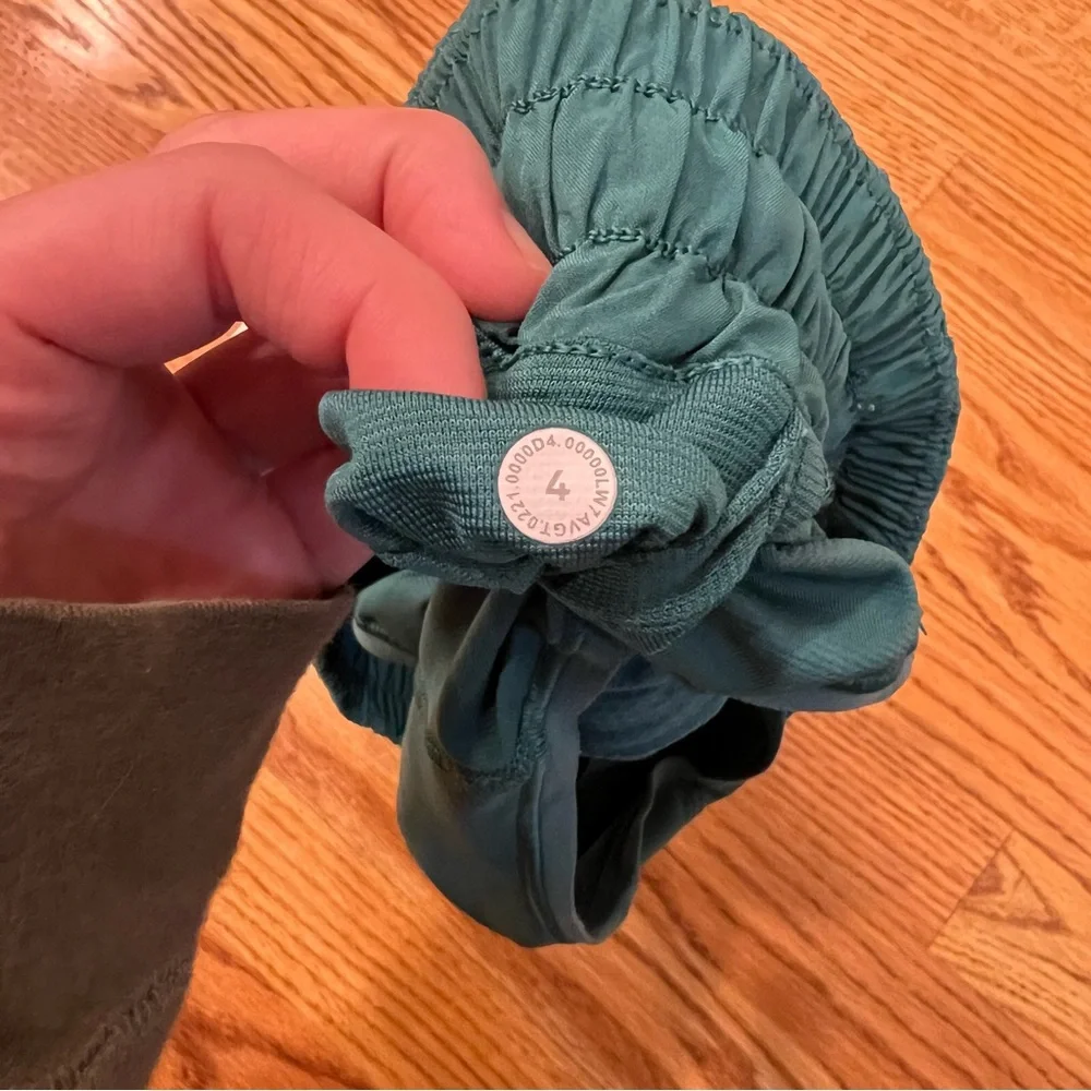 lululemon athletica excellent no